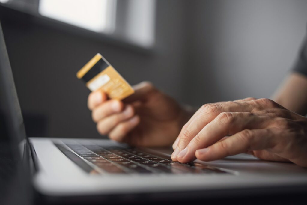 Fraude con tarjeta de crédito en las compras por Internet: 5 pasos ...